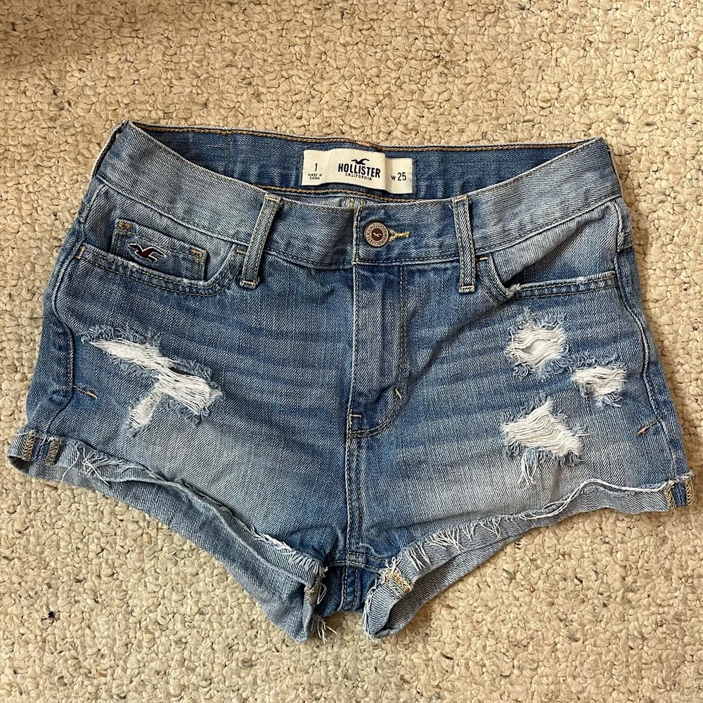 Hollister High Waisted Jean Shorts - Picture 1 of 4